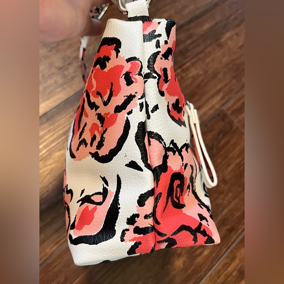 NWOT Giani Bernini crossbody bag. Non-leather. Adjustable strap. - Picture 13 of 15